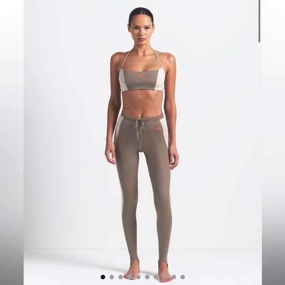 SKIMS Pants - Skims Micro Scoop Bra High-Waisted 26" Stirrup Leggings with Drawcord Set